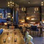 Novotel Barcelona Cornella 4*