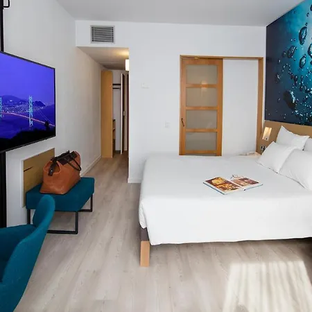 Hotel Novotel Barcelona Cornella 4*