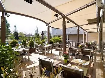 Отель Novotel Barcelona Cornella