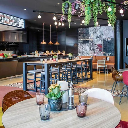 Novotel Barcelona Cornella Hotell 4*