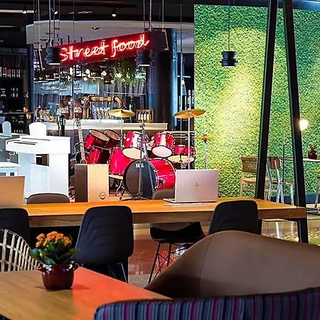 Novotel Barcelona Cornella 4*
