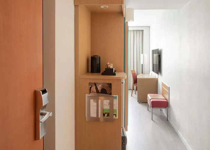 Hotell Novotel Barcelona Cornella 4*