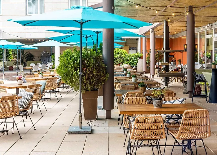 Novotel Barcelona Cornella 4*