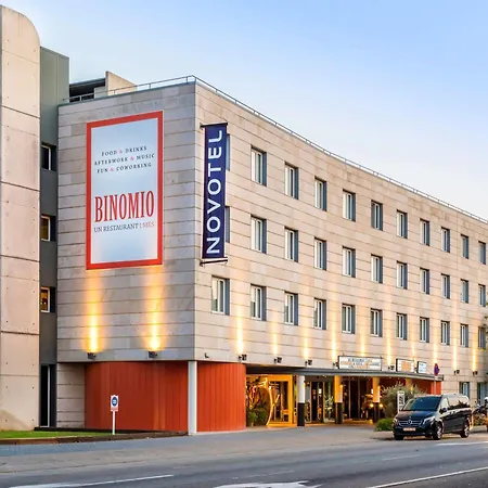 Novotel Barcelona Cornella מלון