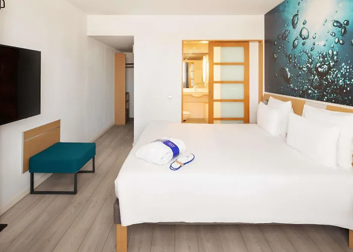 Hotel Novotel Barcelona Cornella 4*