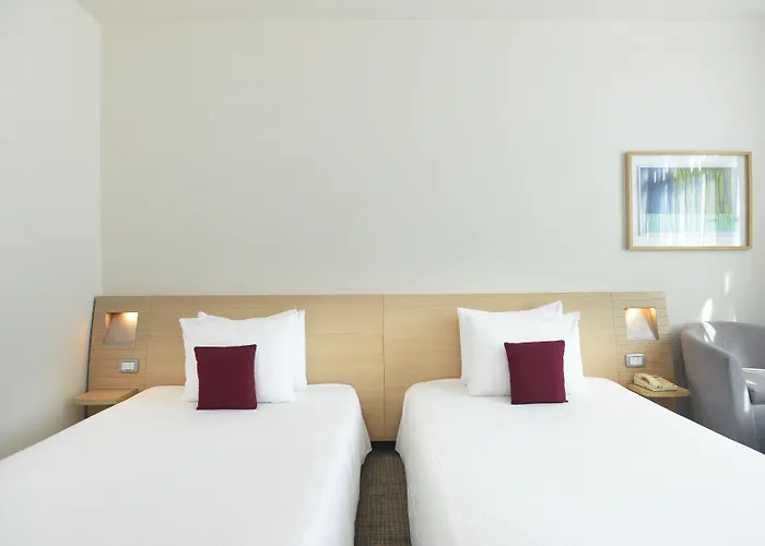 Novotel Barcelona Cornella 4*