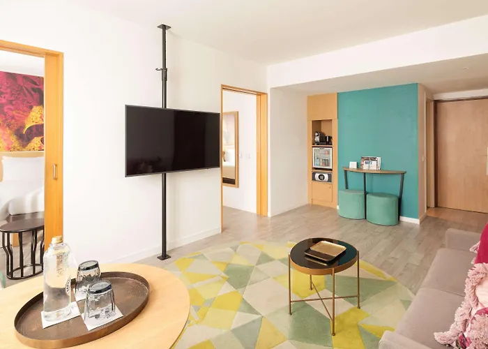 Novotel Barcelona Cornella Otel 4*