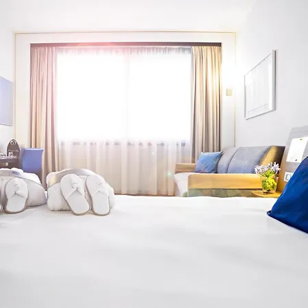 Novotel Barcelona Cornella Hotel 4*