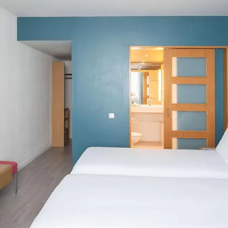 Hotel Novotel Barcelona Cornella 4*
