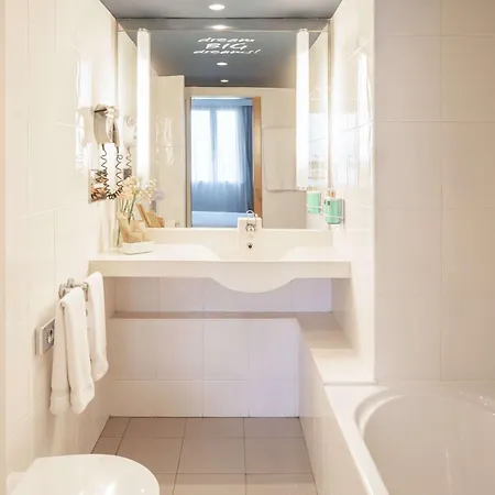 Novotel Barcelona Cornella Hotel 4*
